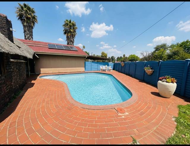 3 BEDROOM HOUSE TO LET IN ARCON PARK
